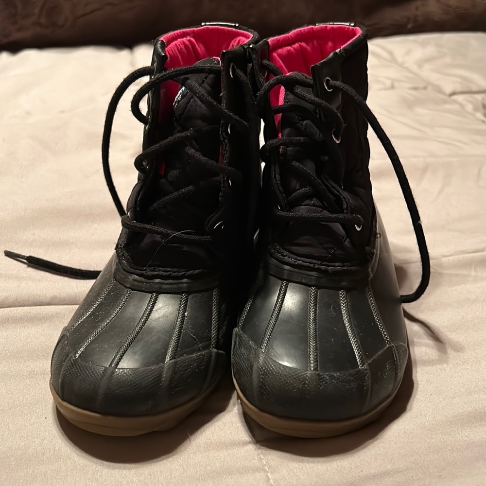 Sperry duck boots size 3